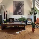 Maison De Gres *