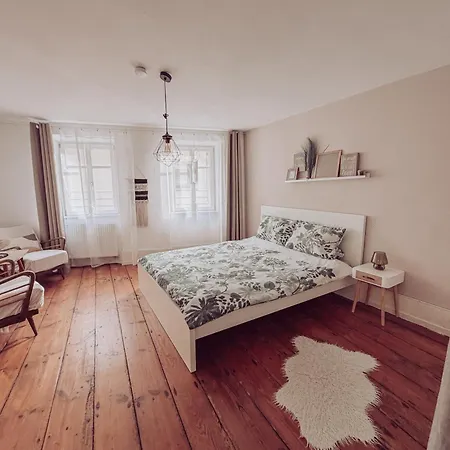 Maison De Gres 度假居 *